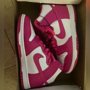 nike woman’s dunk pink prime woman’s size 8.5